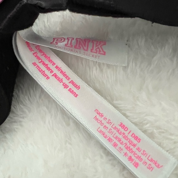 EUC Victoria’s Secret Pink Everywhere wireless push-up bra - Picture 2 of 3